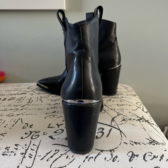 Steve Madden Boots - Picture 6 of 7